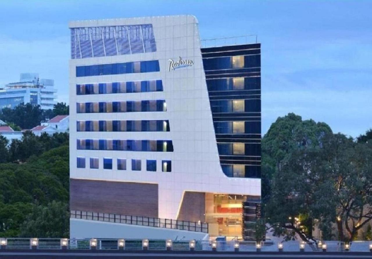 Radisson Bengaluru City Center Exteriör bild