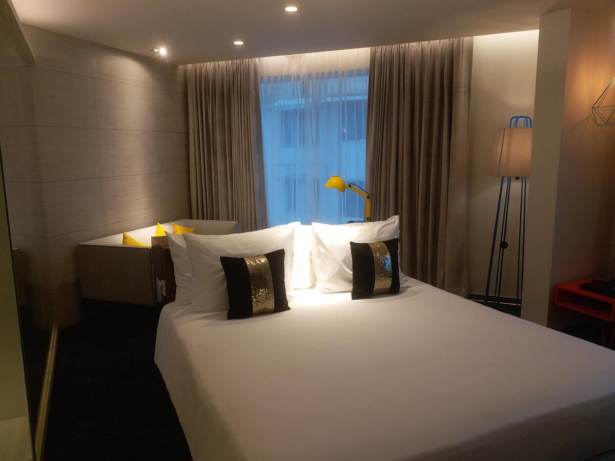 Radisson Bengaluru City Center Exteriör bild