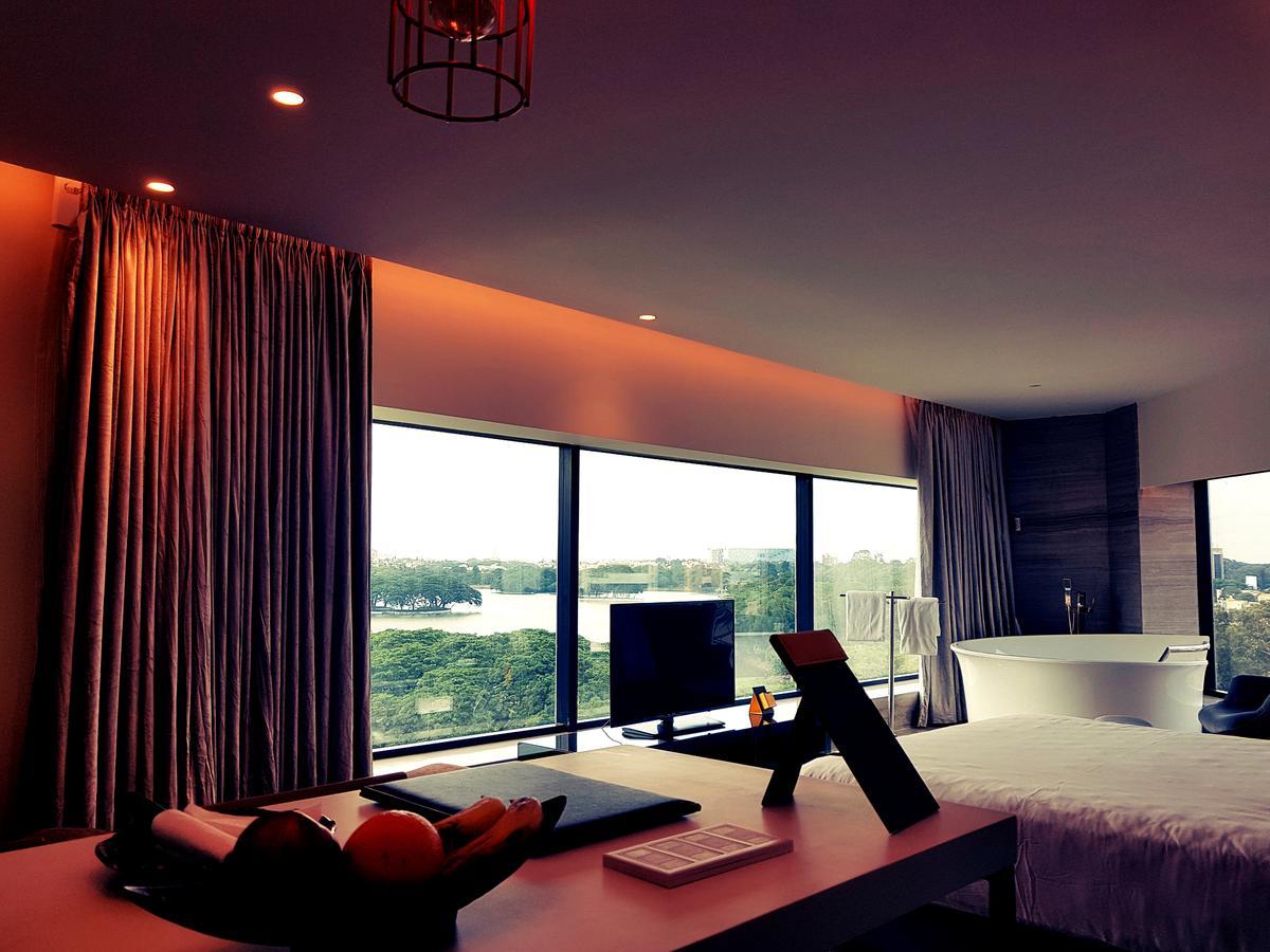 Radisson Bengaluru City Center Exteriör bild