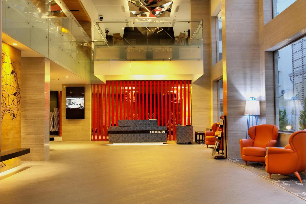 Radisson Bengaluru City Center Exteriör bild