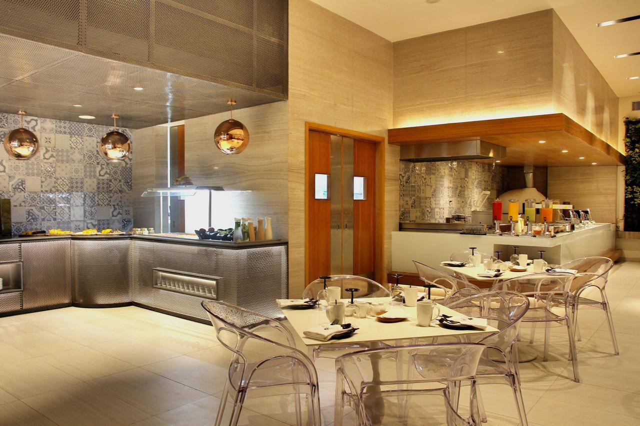 Radisson Bengaluru City Center Exteriör bild